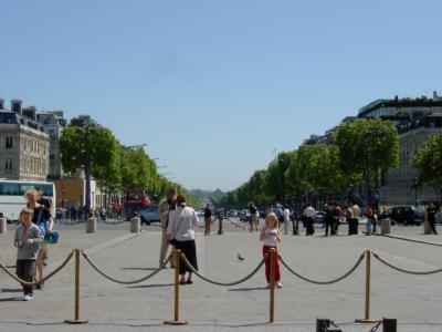 Rue de Champs-Elysees